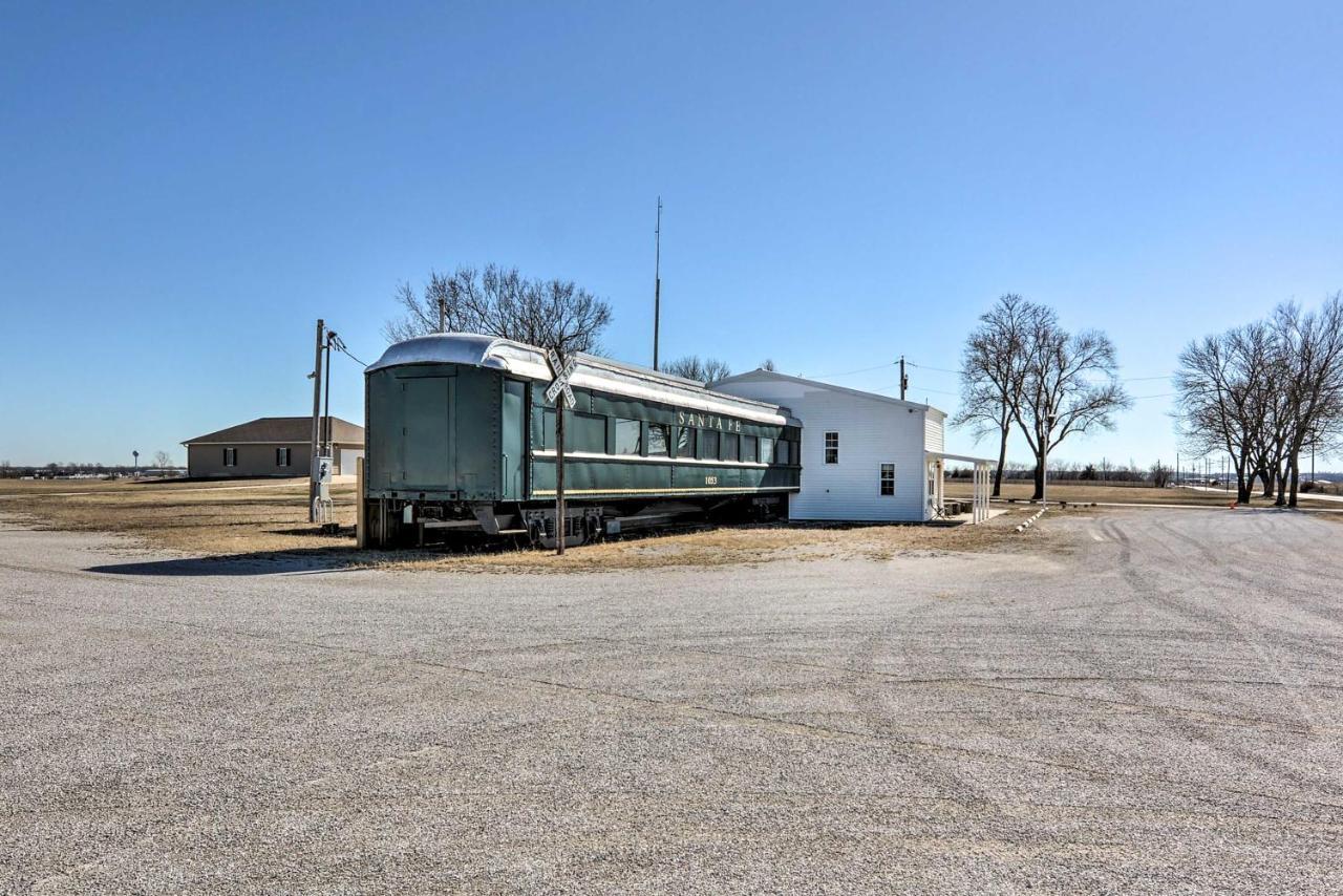 Unique Joplin Gem Converted Train Car Studio エクステリア 写真