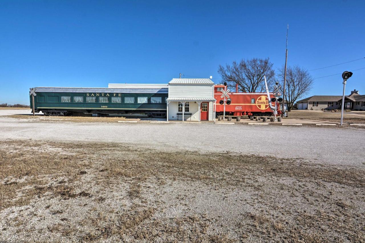 Unique Joplin Gem Converted Train Car Studio エクステリア 写真