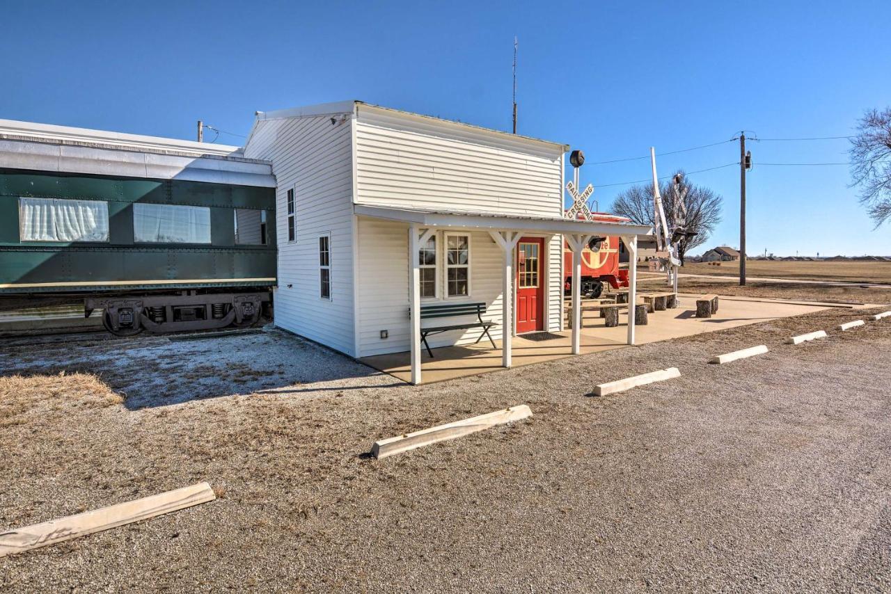 Unique Joplin Gem Converted Train Car Studio エクステリア 写真